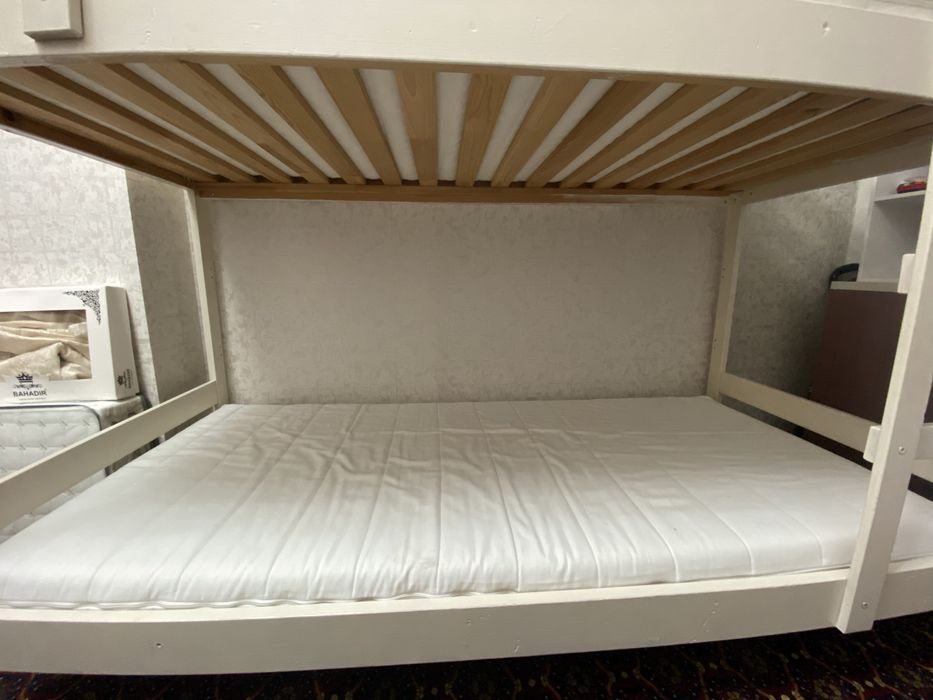 Двухэтажная кровать