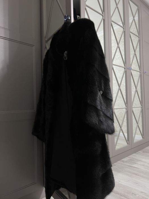 Продам шубу 70000