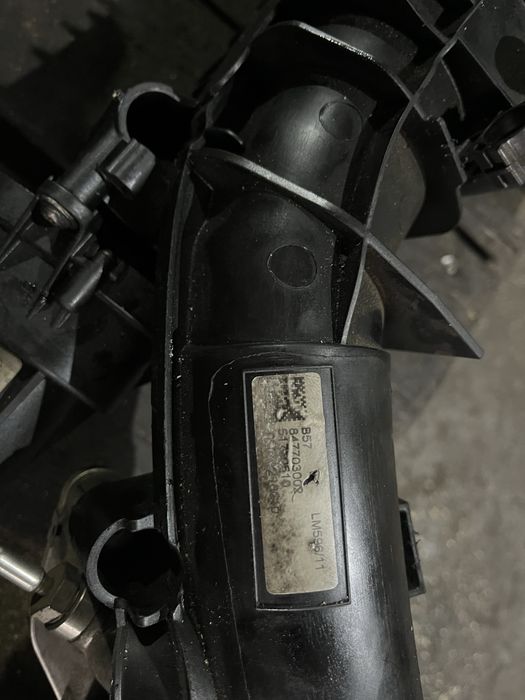 Всмукателен колектор бмв г30/31 530хд 265 ( kolektor bmw g30/31 530xd