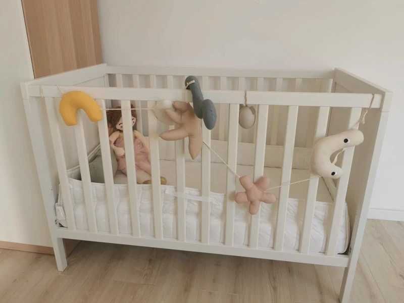 Pătuț IKEA alb și saltea din spumă IKEA – stare foarte bună