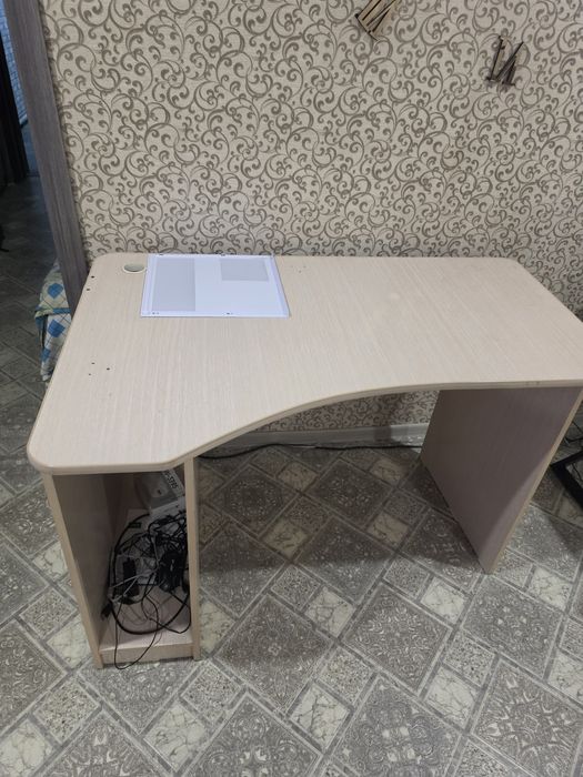 Стол компьютерный
