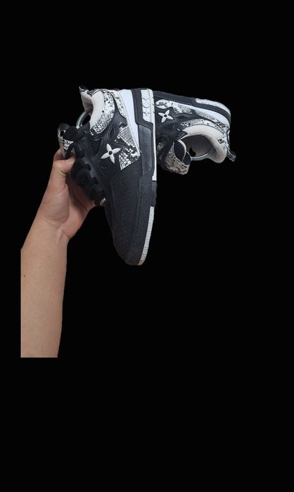 louis vuitton skate snake