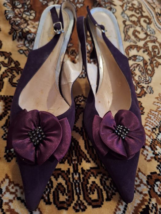 Продам вечерние красивые босоножки