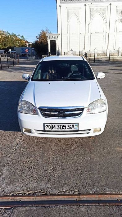 CHEVROLET LACETTI сотилади. холати аъло