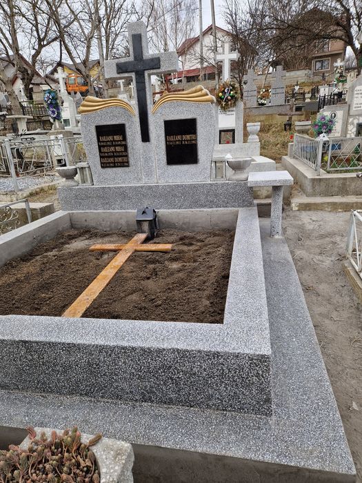 Executam lucrări monumente funerare