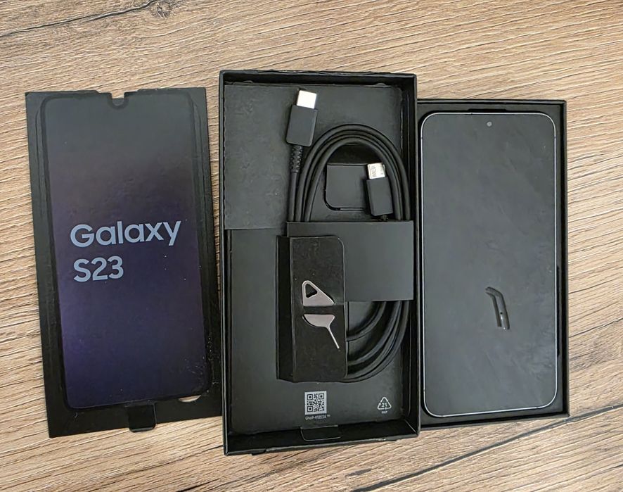 Телефон Samsung Galaxsy S23