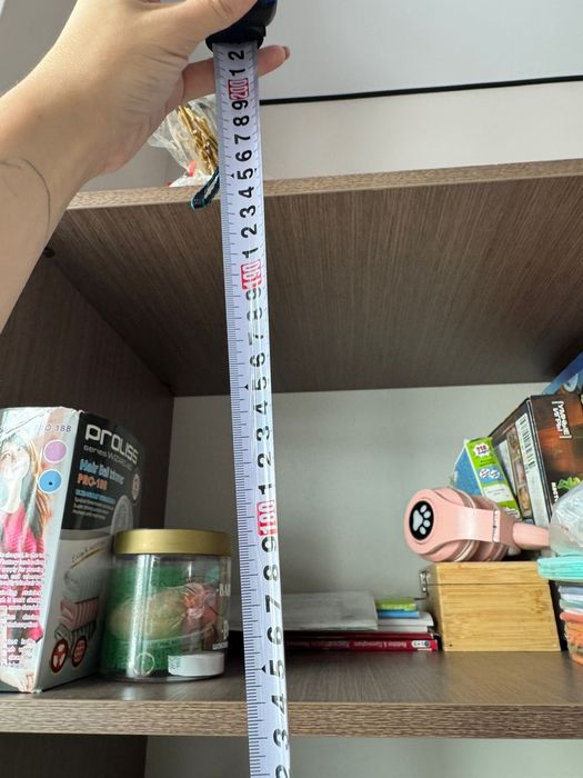 Продам шкаф-пенал и комод.