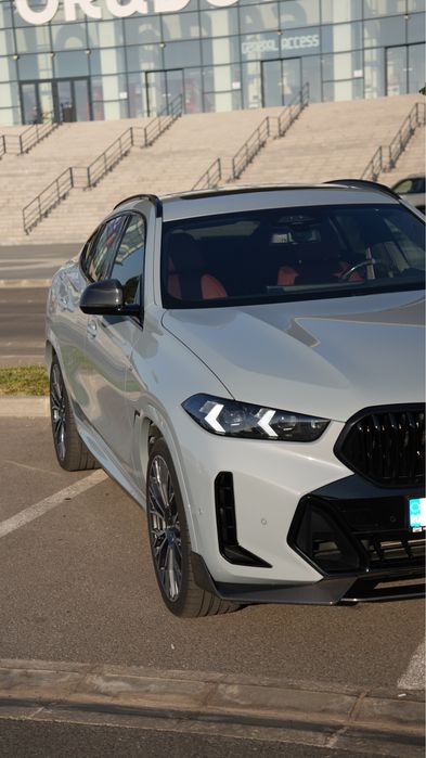 BMW X6 40i xDrive / 381 cp