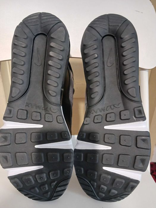 Nike Air Max 2090 чисто нови!
