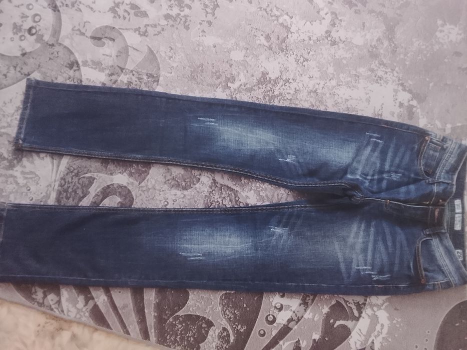 Продам новые джинсы