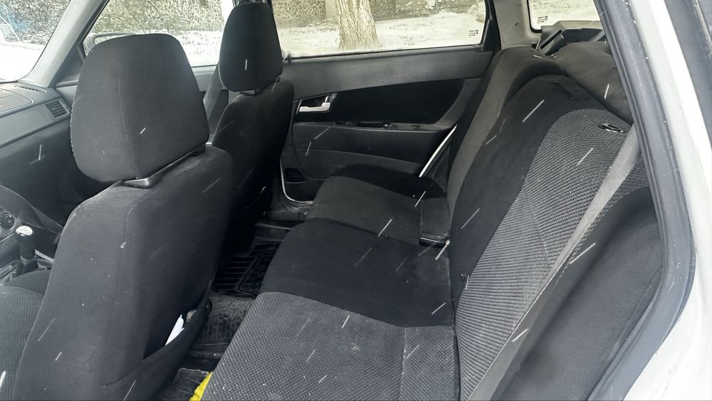 Продам приору уриверсал