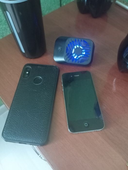 Iphone4 mini srochna sotiladi