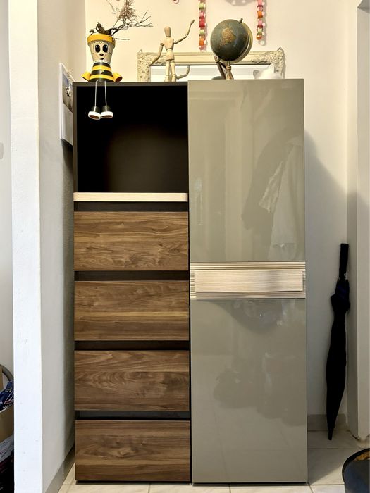 Dulap modern cu 4 sertare si usa (40x90x156)
