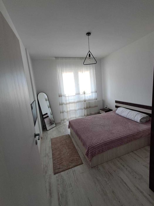 Apartament 3 camere + loc de parcare - de inchiriat