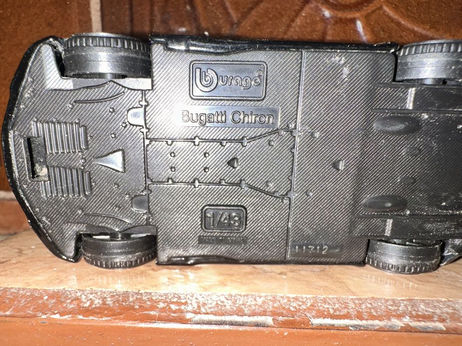 Machete Bugati si Rover 90