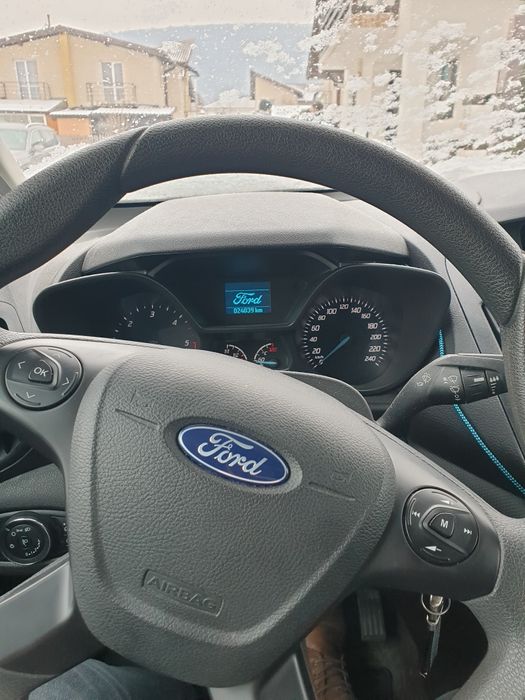 Inchiriez duba Ford si VW