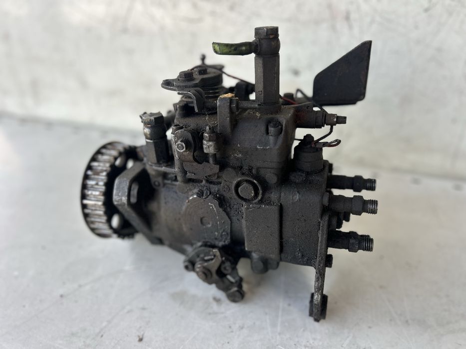 Гнп помпа за фолксваген Т4 транспорет 2,4д 5цил/GNP za VW T4 2,4d 5cil