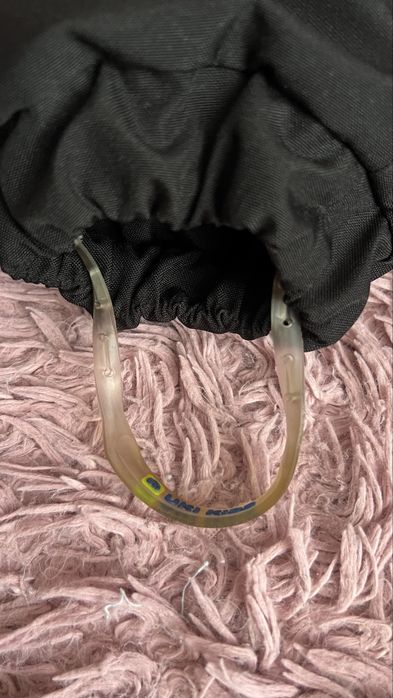 Продам зимний комбинезон на девочку