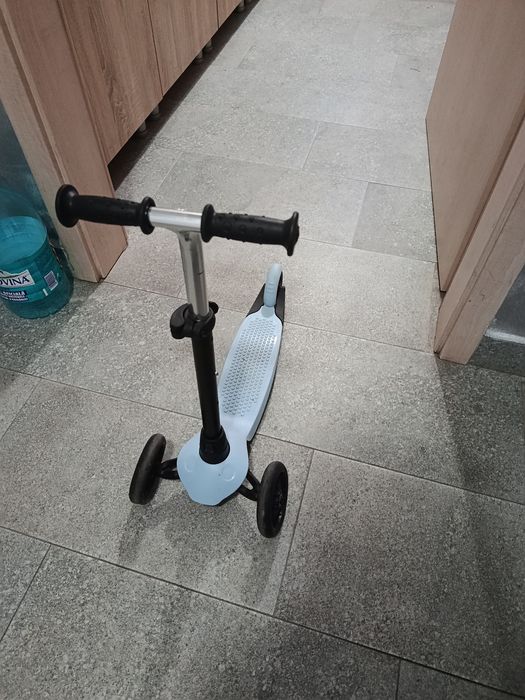 Trotineta cu trei roti