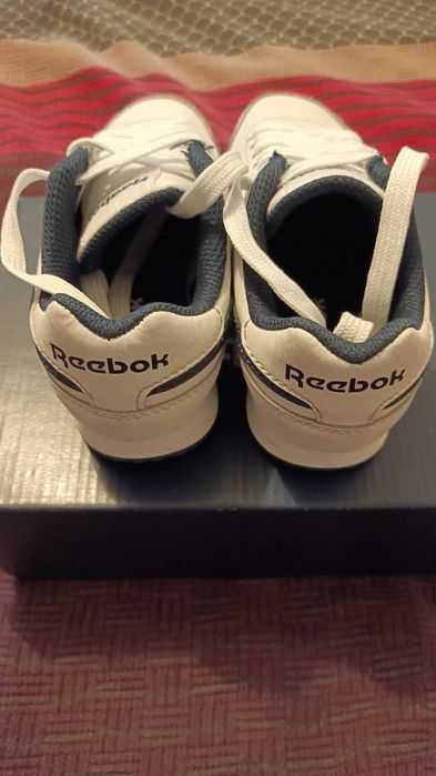 Adidași Reebok albi stare foarte bună comozi casual ca noi, nike adidas ecco asics salomon merrel