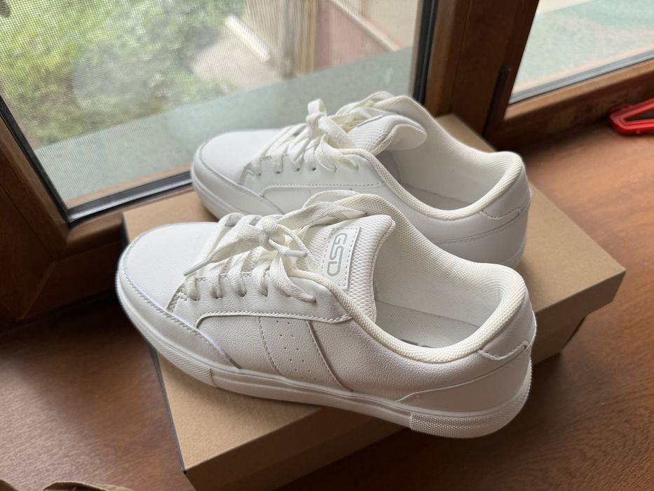 Белые Новые Кроссовки