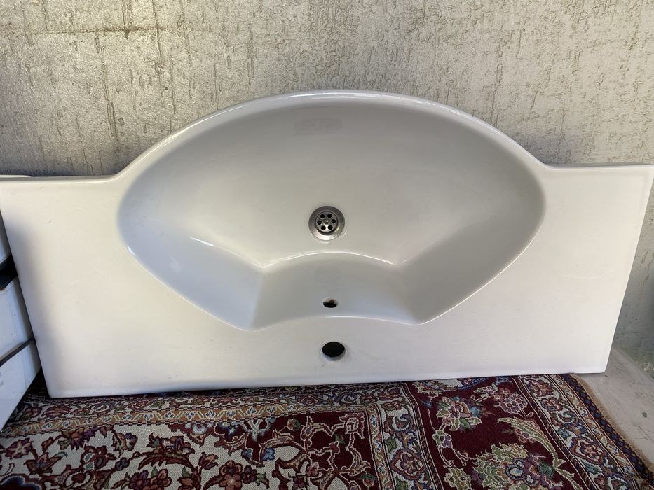 Продаю Раковина, вытяжка,тумба,манитор,чудо печь