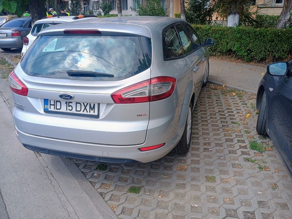 Vând Ford Mondeo