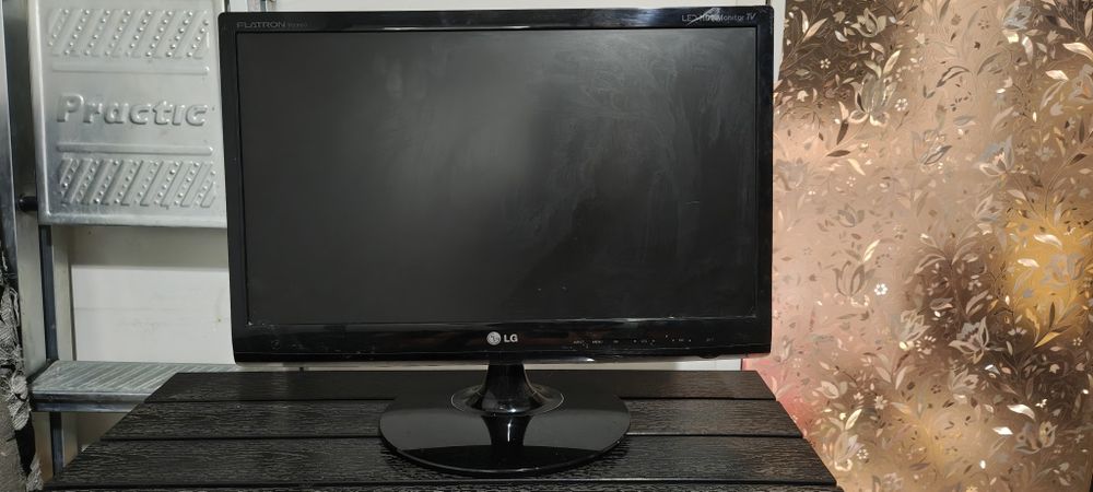 Монитор-телевизор LG M2080D-PZ