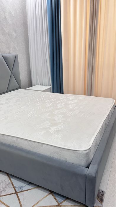 Продам кровать с тумбами