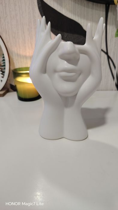 Suport decorativ pentru pensule și creioane