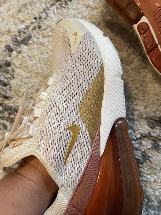Модел: Air Max 270 (GS) изключително красиви
