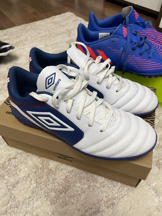 Маратонки за футбол