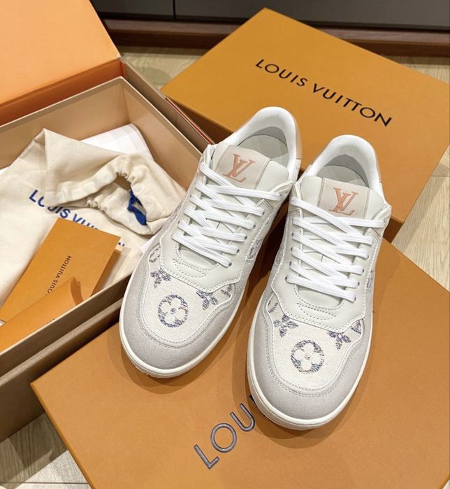 Adidasi Louis Vuitton