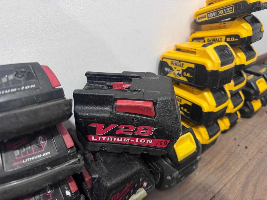 Acumulatori baterii Milwaukee Dewalt Makita