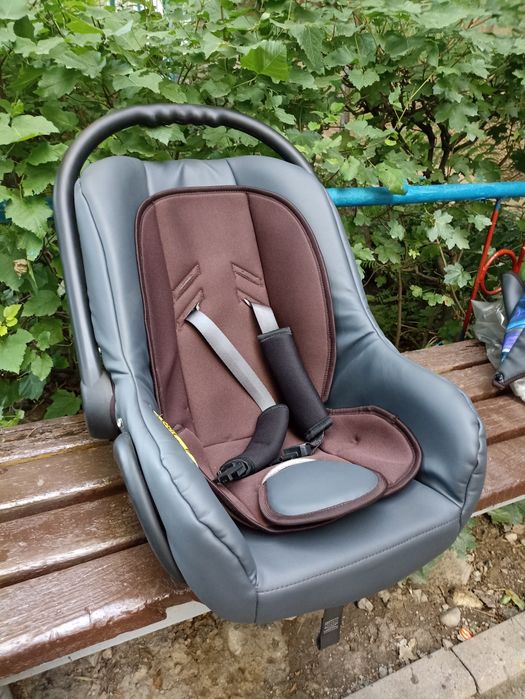 Продается коляска 3 в 1.