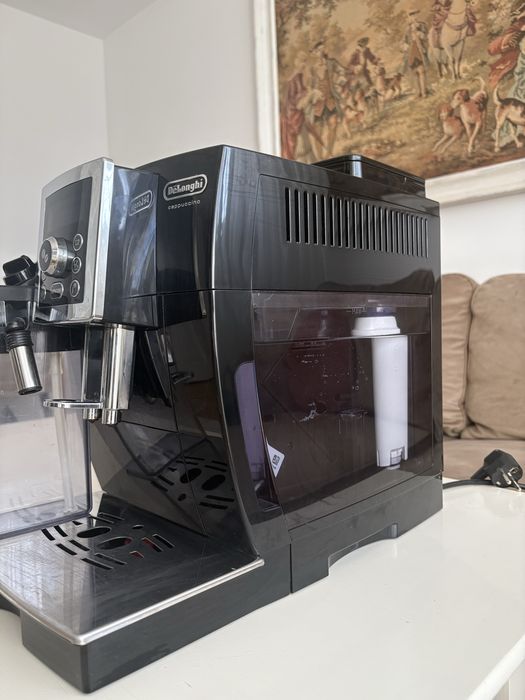 Aparat de cafea De’Longhi automat cu sistem Cappuccino