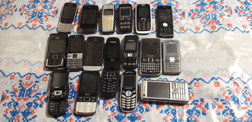 Продаю мобильные телефоны и планшеты.