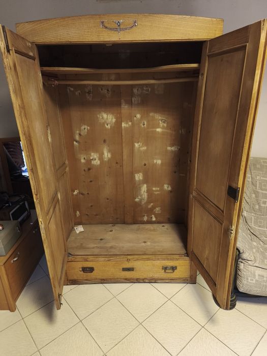 Старинен гардероб