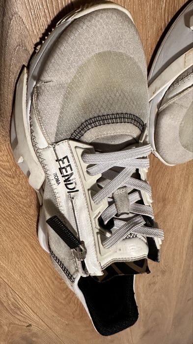 Оригинални дамски маратонки Fendi, размер 37.5, скъсан цип