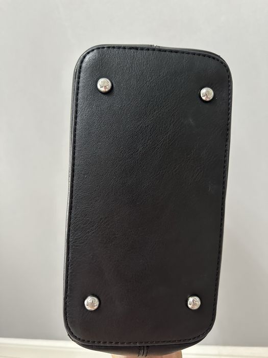 Женская сумка черная