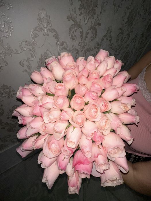 Продам букет из 101 розы, высота 60 см.
