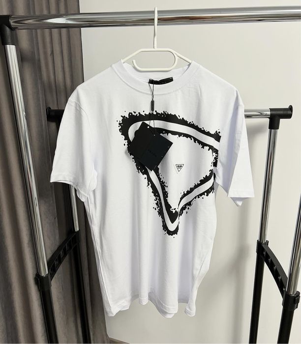 Tricou PRADA  super calitate