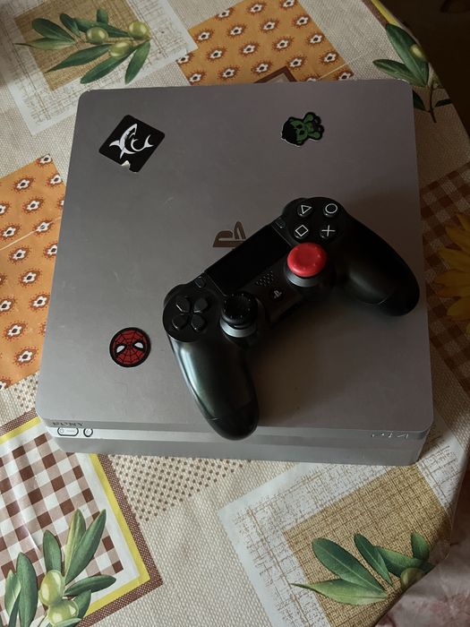 Playstation 4 slim