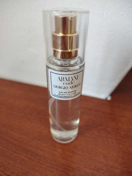 Vând mini parfum