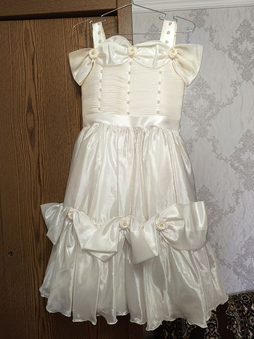 Продаётся детское платье.