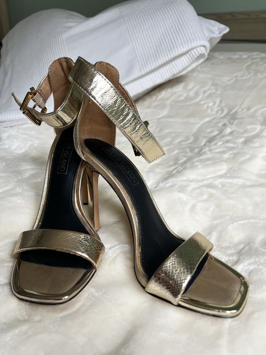 Сандали на ток, много елегантни!