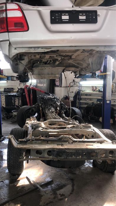 Toyota Land Cruiser 100 на разбор