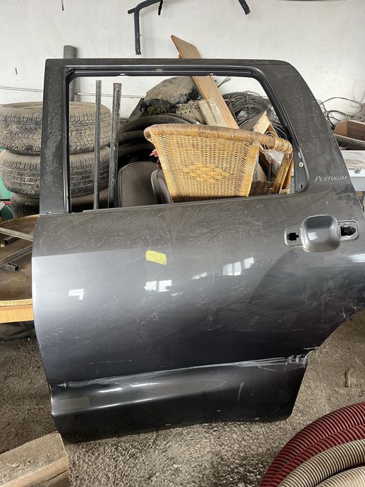 Задна лява врата Sequoia