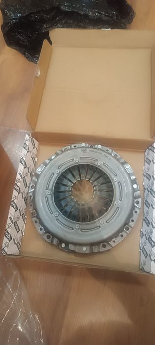 Диск сцепления  корзина сцепления