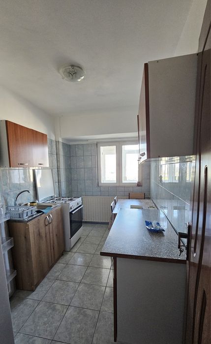 Inchiriez apartament 3 camere